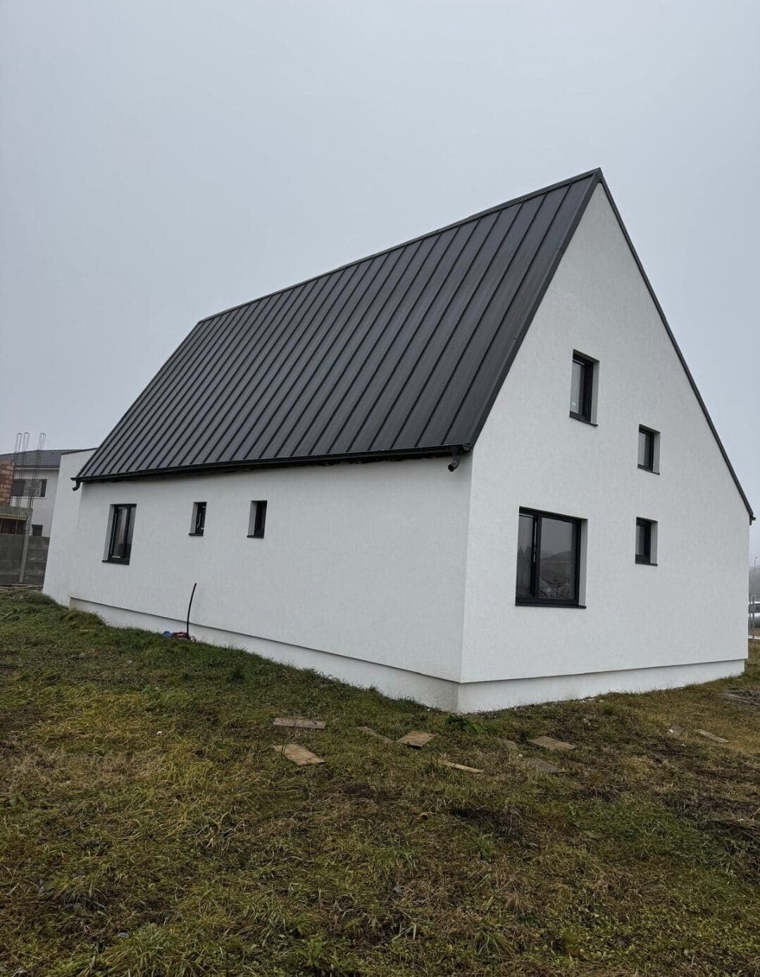 Tabla faltuita moderna - Casa noua